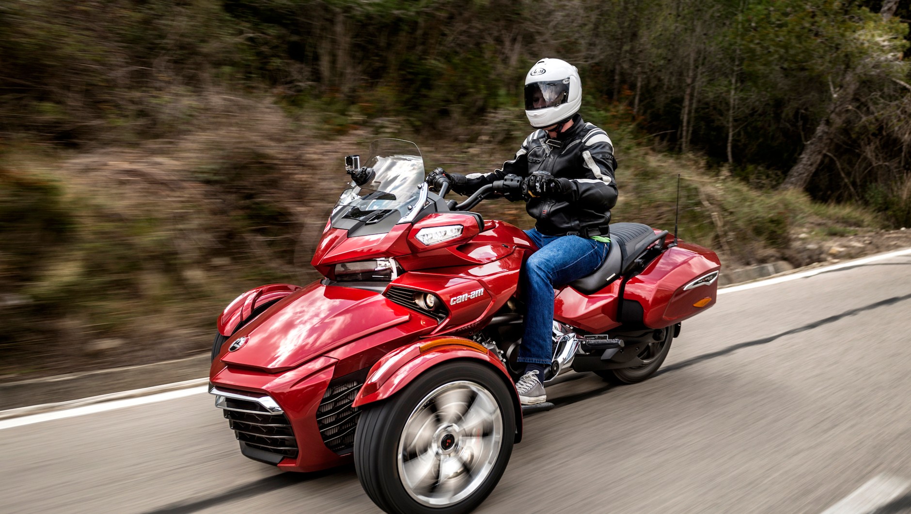 Motocykl trójkołowy – fajne osiągi, wystarczy kategoria prawa jazdy B!
