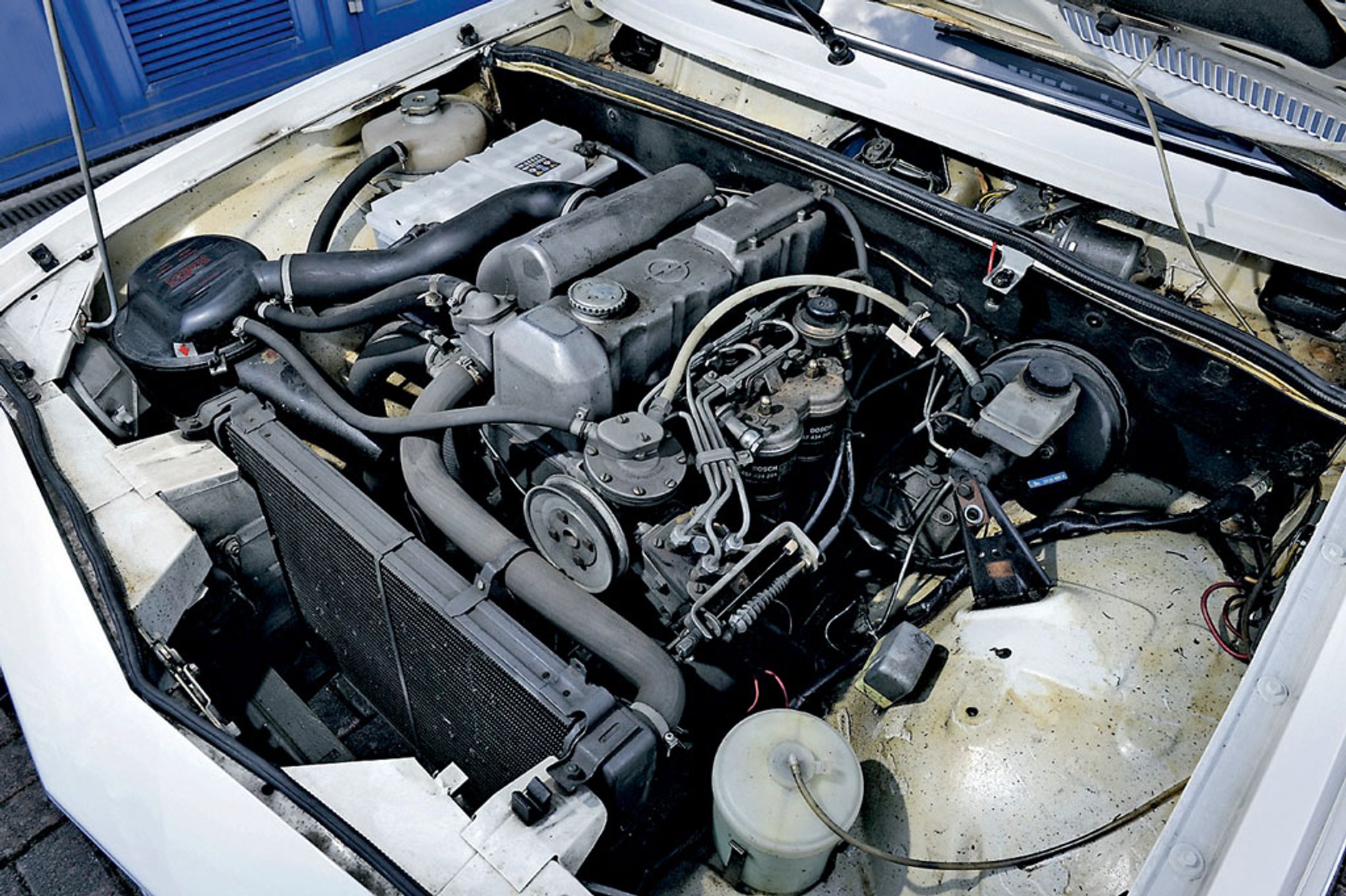 Opel Rekord 2100 - gruby garb