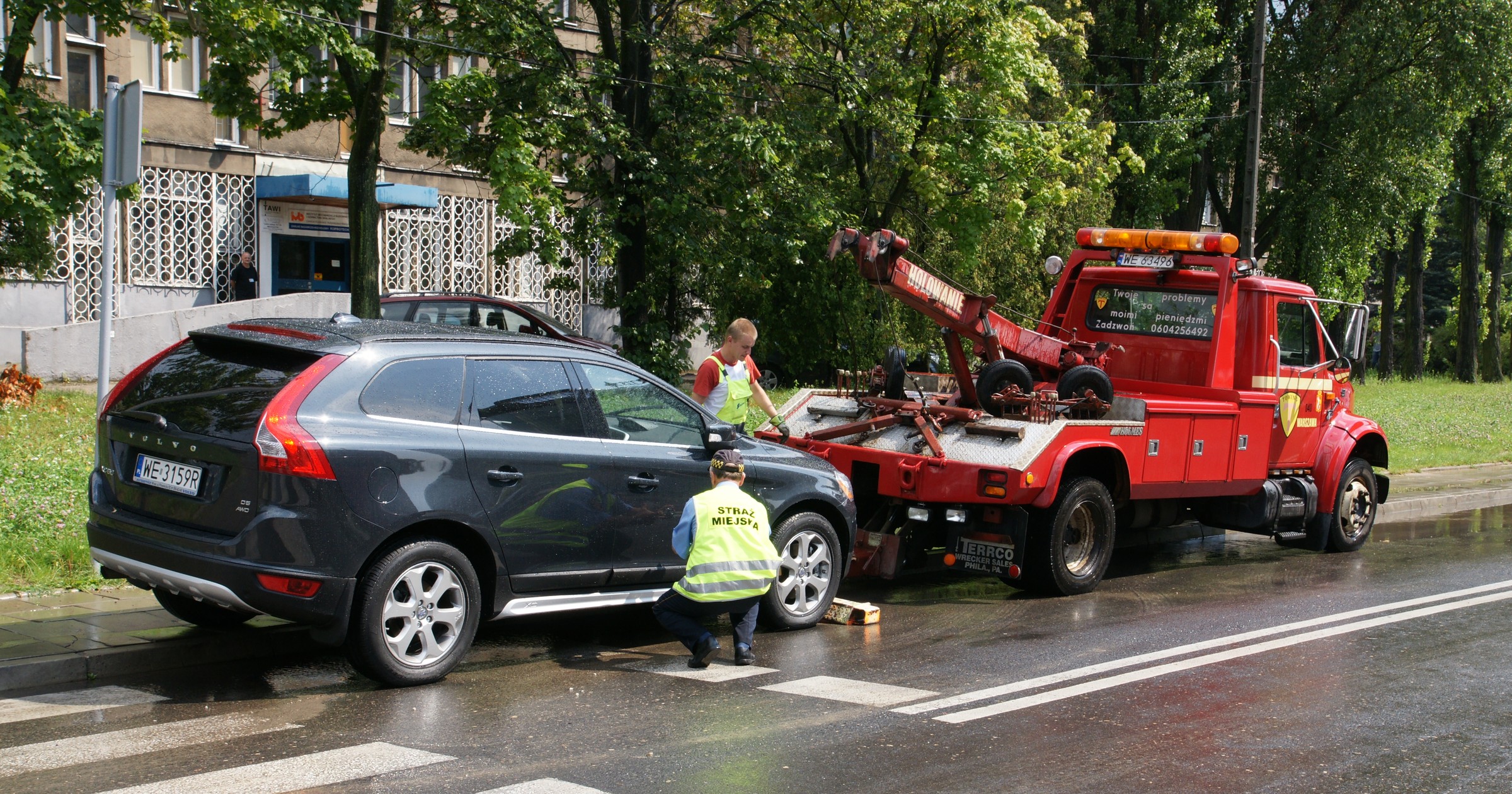 Kiedy straż miejska może odholować auto?