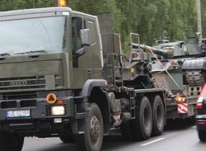 Wojskowe kolumny znów na drogach - transport ciężkiego sprzętu