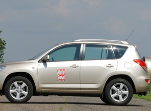 Używana Toyota RAV4 III: prezentacja modelu