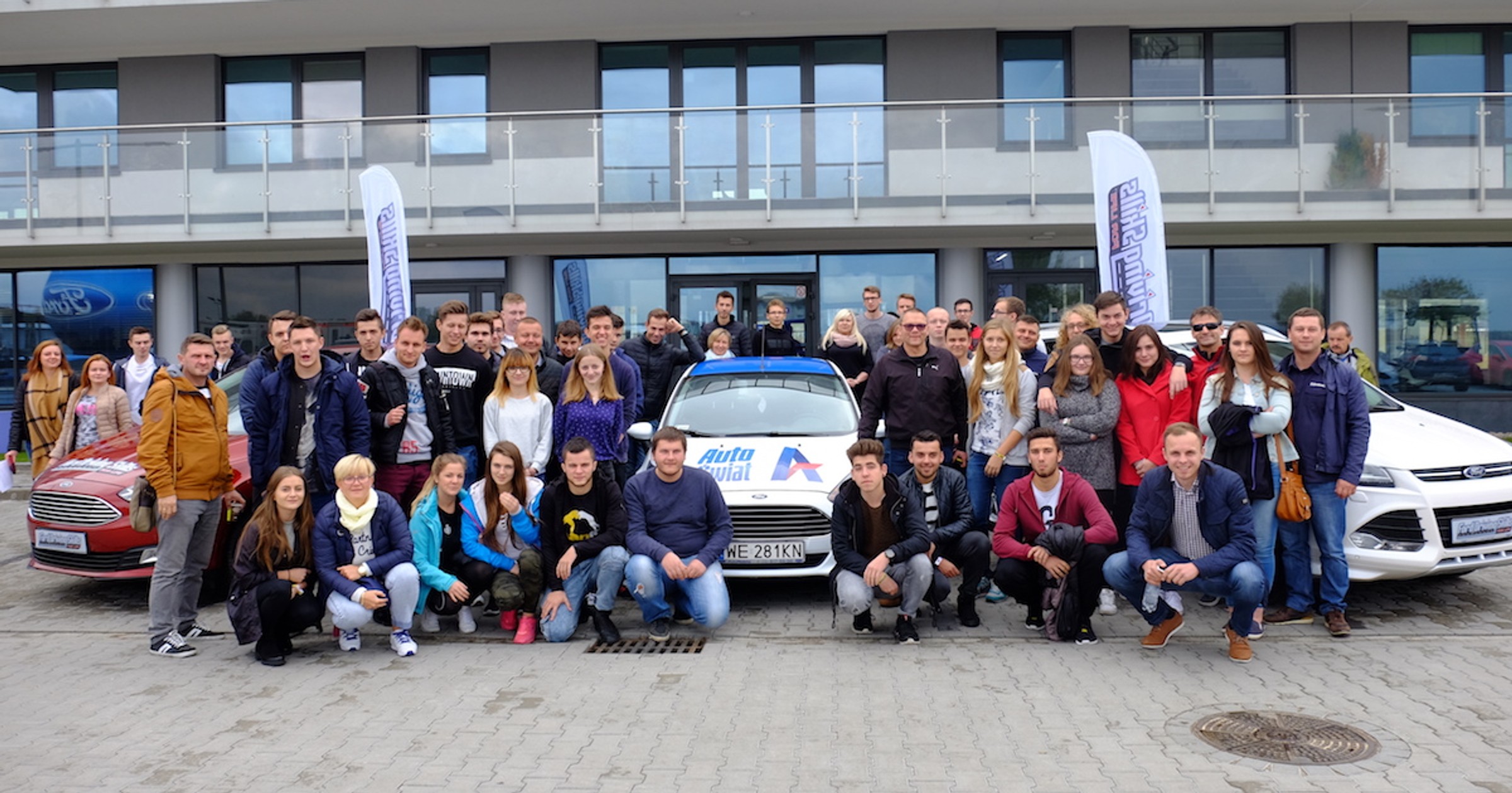 Absolwenci Akademii Auto Świat podczas Ford Driving Skills For Life
