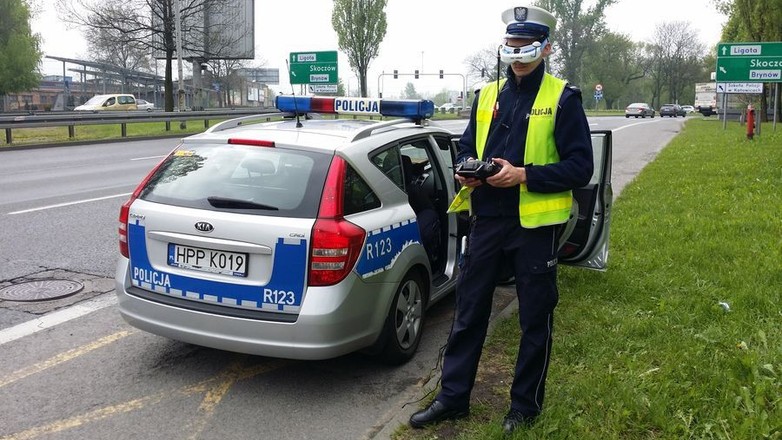 Drogówka będzie używała dronów