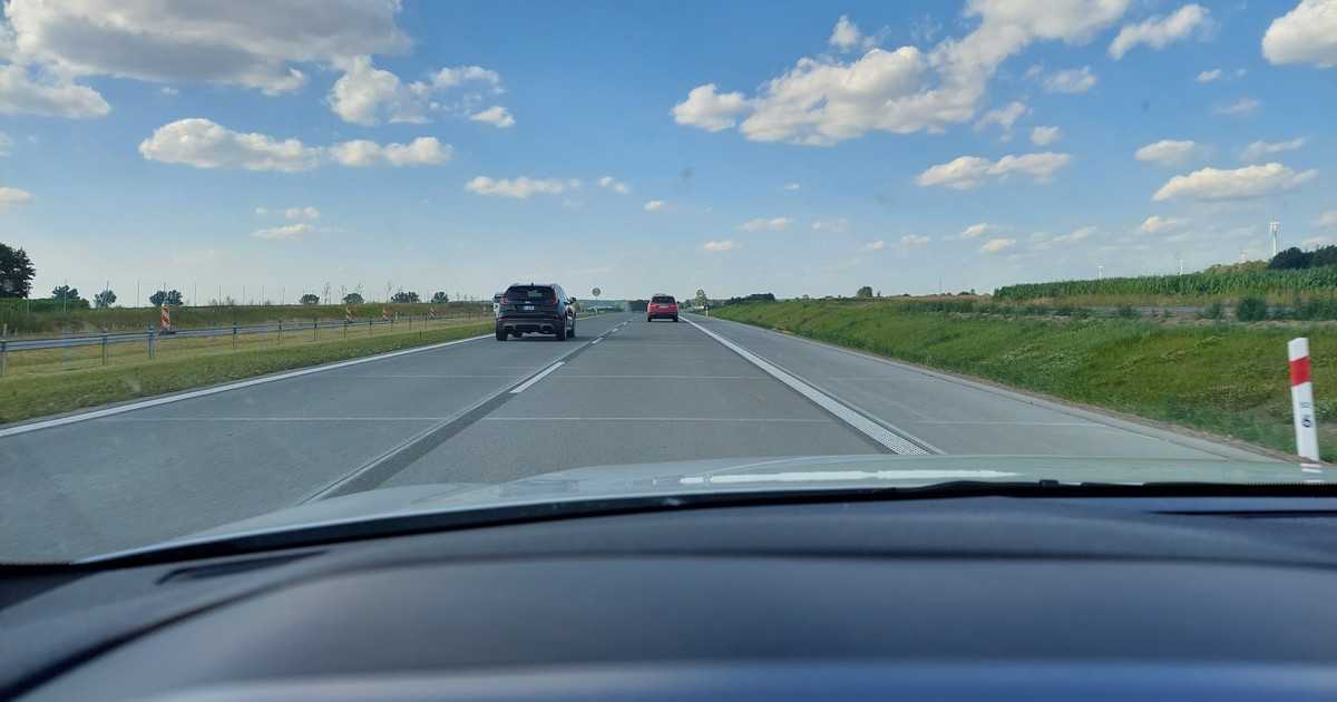 Trasa S7. Na tym odcinku obowiązuje ograniczenie do 80 km/h! Jadąc tyle, będziesz prawdopodobnie najwolniejszy! 