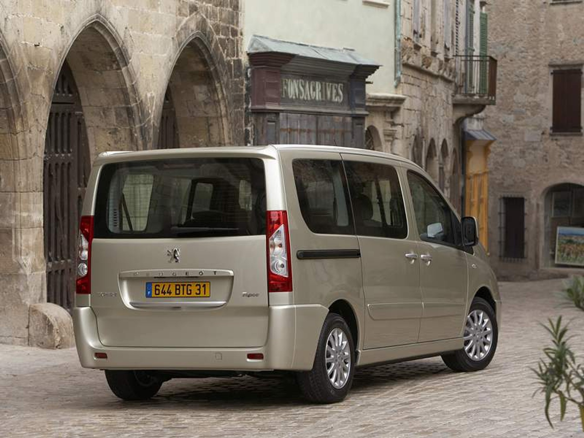 Peugeot Expert Tepee: Od minibusa do dostawczaka