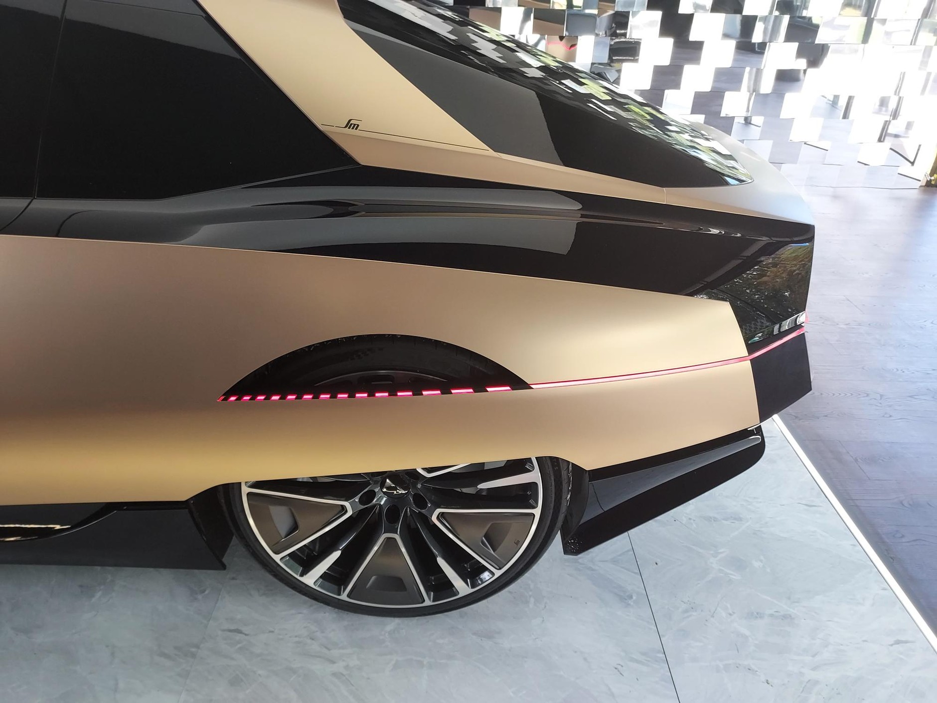 SM Tribute – studium projektowe