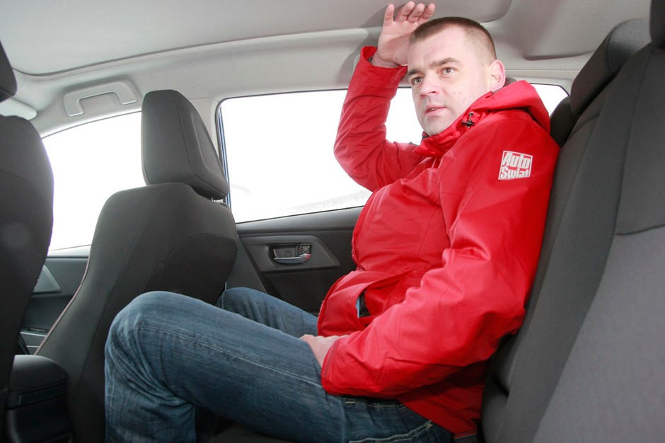 Auto Świat Test Team sprawdza nową Toyotę Auris - zdjęcia