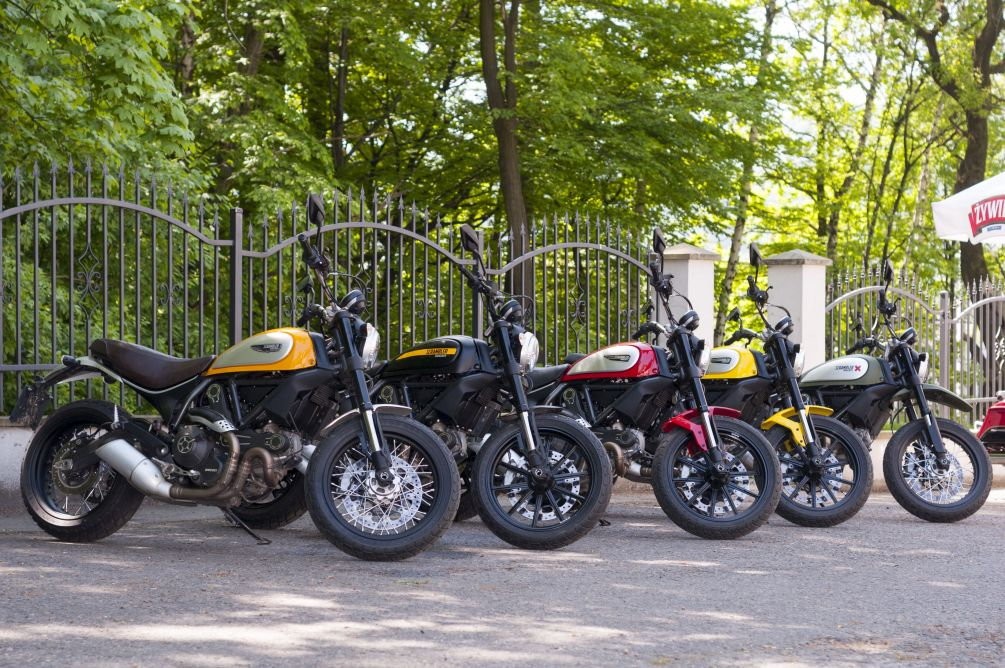 Scrambler produkowany jest w czterech wersjach.