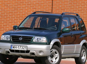 Suzuki Grand Vitara (1998-2005) – wiele egzemplarzy było katowanych w terenie