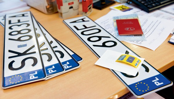 Rejestracja auta sprowadzonego zza granicy wydłużona do 180 dni