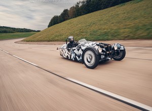 Nowy trójkołowiec Morgana na testach. Wyjedzie na drogi w przyszłym roku