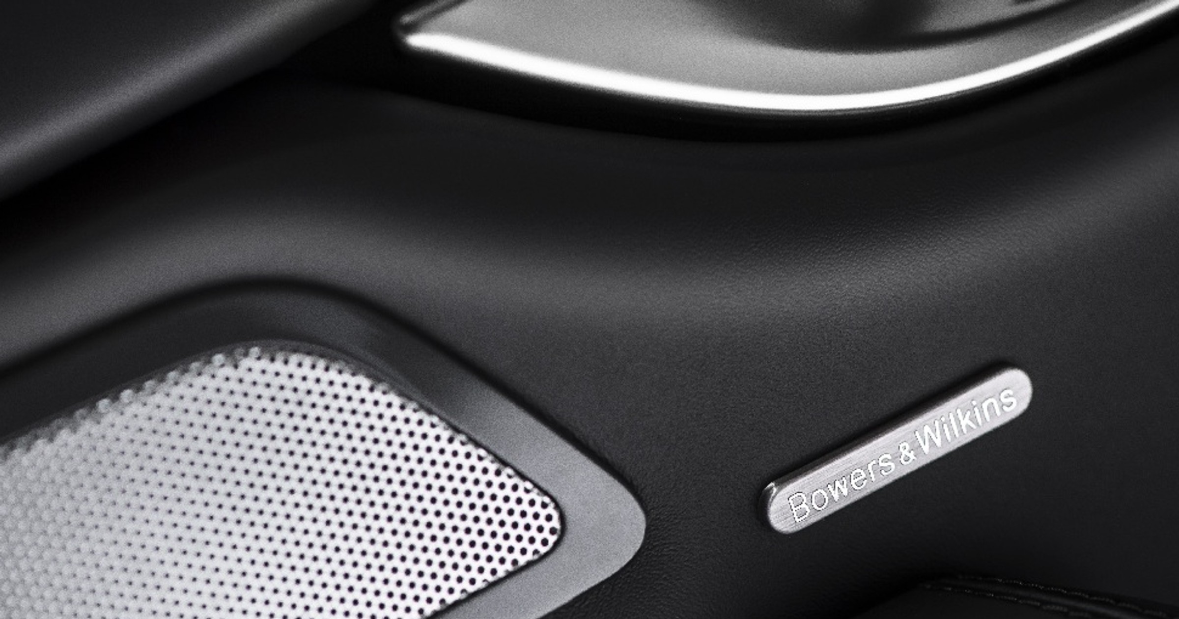 Podobnie jak w Ferrari FF Bowers & Wilkins zastosował 15 głośników. 