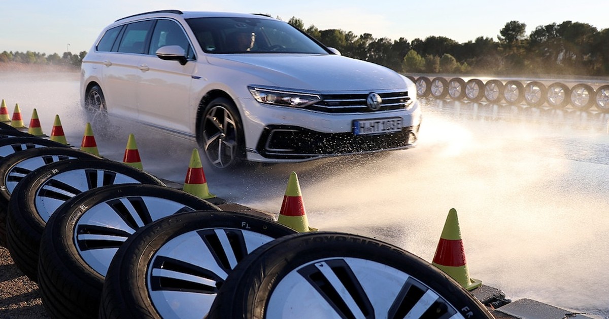 Test opon letnich w rozmiarze 215/55 R 17 – wyniki rundy kwalifikacyjnej. 
