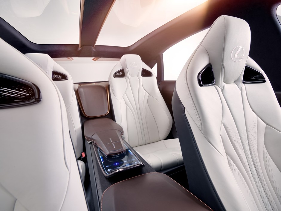 Lexus LF-1 Limitles – Detroit 2018
