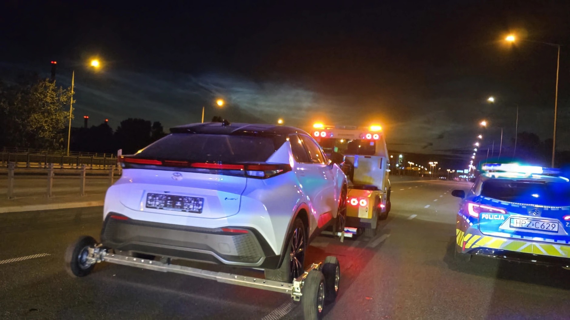 Skradziona Toyota C-HR na lawecie