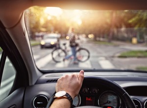 Jedziesz w mieście 50 km/h? Zdaniem Dobromira Sośnierza jesteś "ofiarą losu"