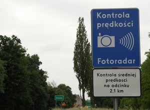 Jedziesz na wakacje? Lepiej zwolnij - odcinkowe pomiary prędkości i fotoradary