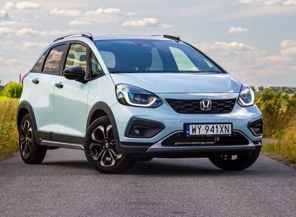 Honda Jazz Crosstar nie jest zwykłym hatchbackiem. Nie da się jej nie lubić, tylko ta cena...
