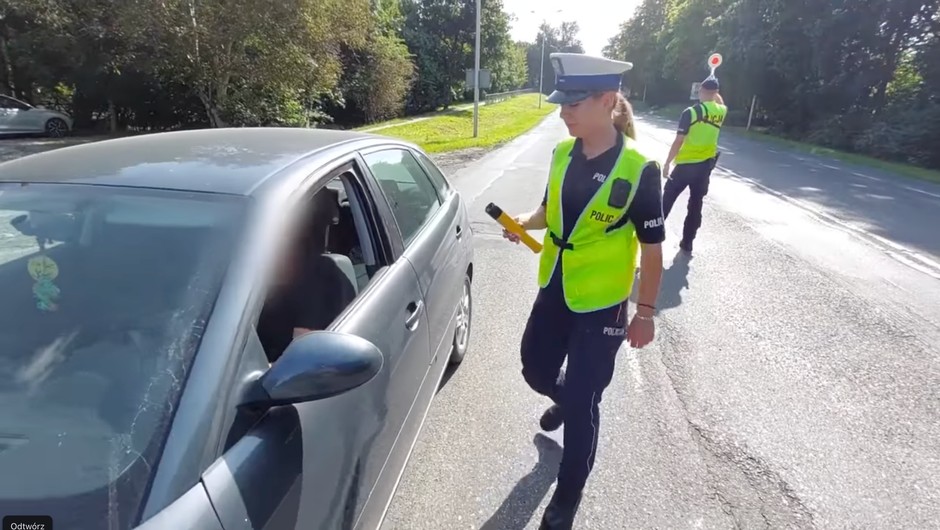 Policjanci lubelskiej drogówki podczas akcji kontroli trzeźwości