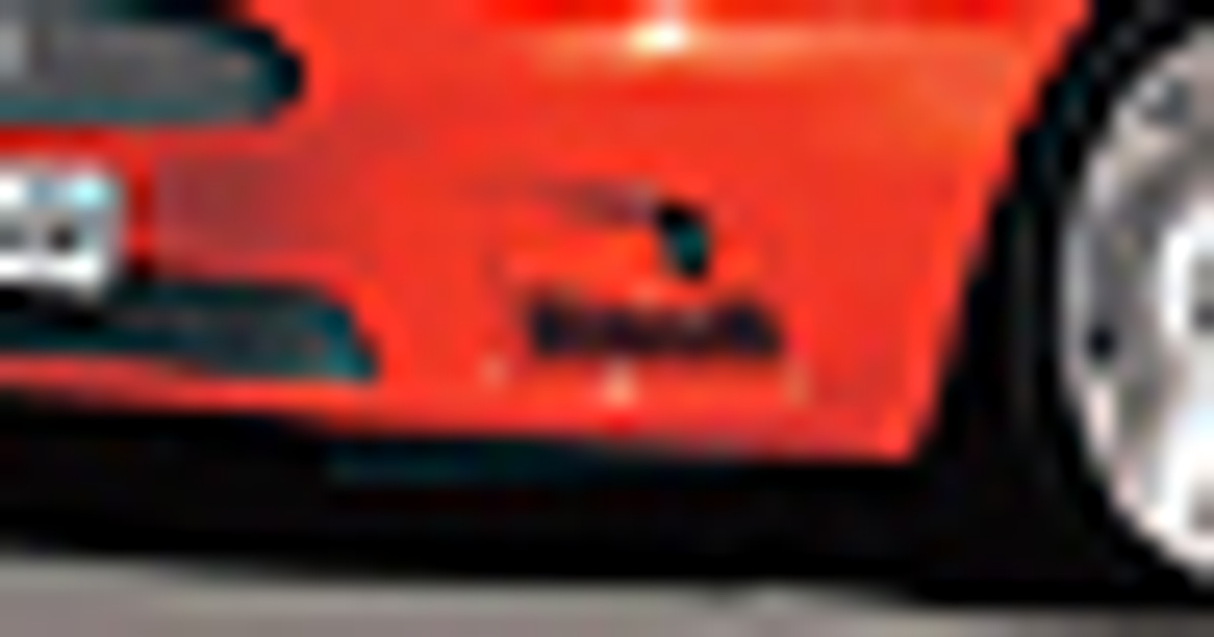 Jaguar XKR - Muskularny kot