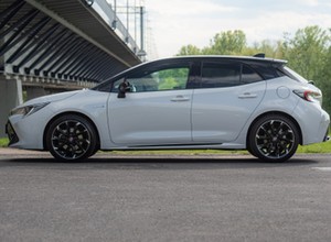 Japońska marka zdeklasowała rywali na polskim rynku nowych aut. W TOP 10 ma aż pięć modeli
