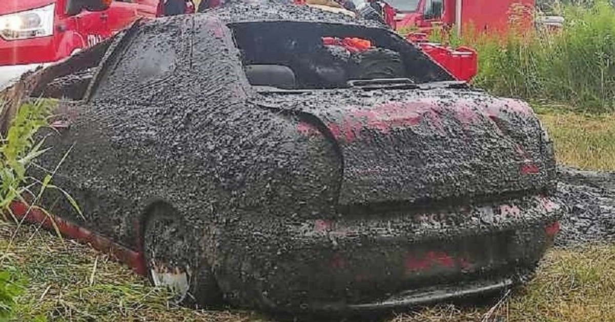 Fiat wyciągnięty z rzeki