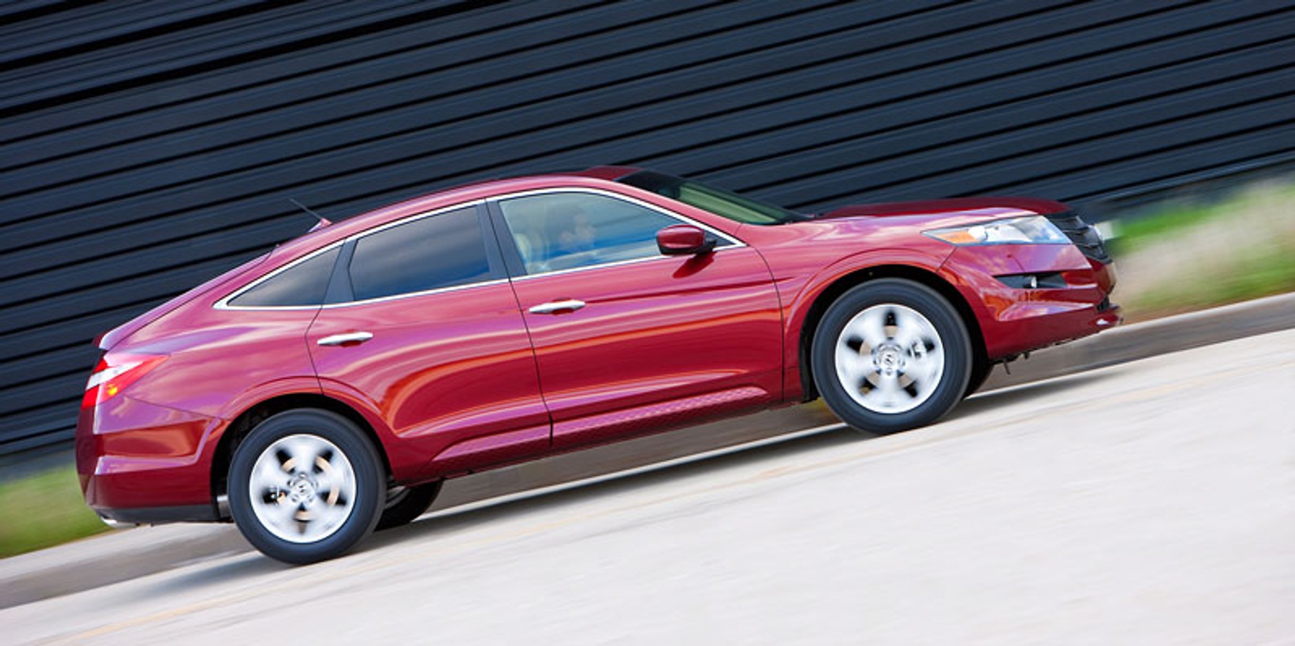 Honda Accord Crosstour: kolejny mikst liftbacka, coupé i SUV-a