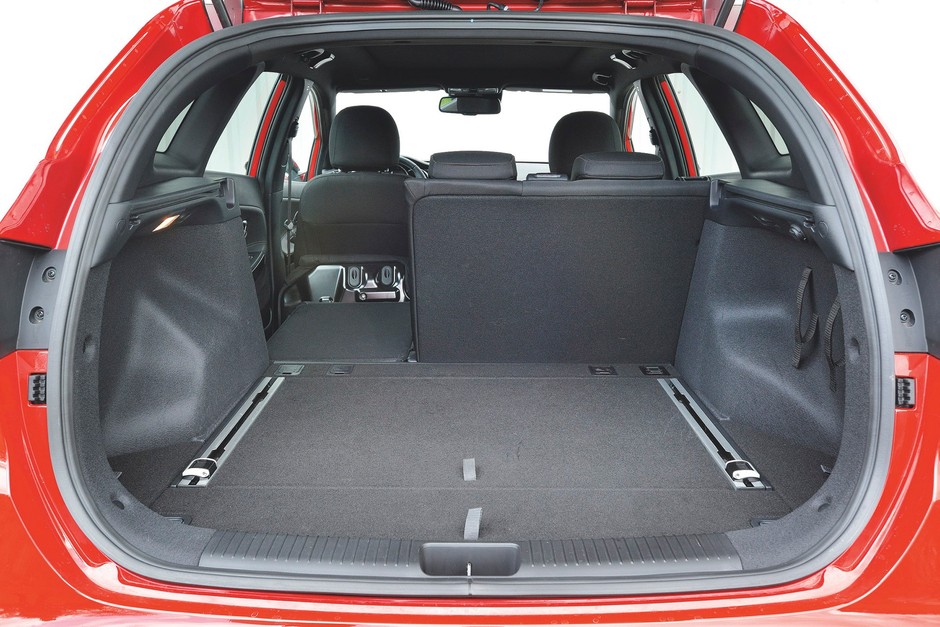 Uwodziciele rodzin - Kia cee'd SW, Opel Astra Sports Tourer, Peugeot 308 SW i Seat Leon ST