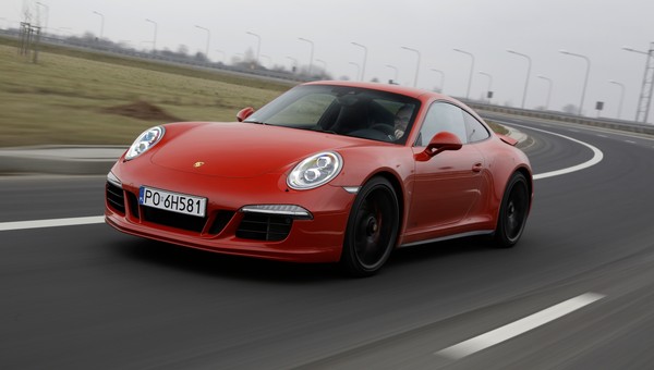 Porsche 911 Carrera 4 GTS - Kusi na każdym kilometrze