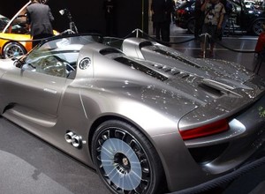 Porsche 918 Spyder: 3 l/100 km w superaucie (Genewa 2010)
