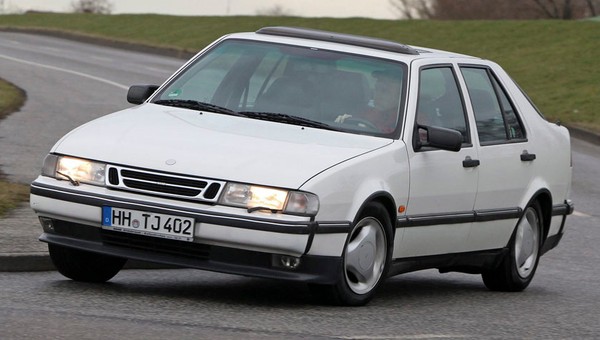 Z archiwum Auto Świata - Saab 9000 2.0 Turbo: auto z lotniczymi korzeniami
