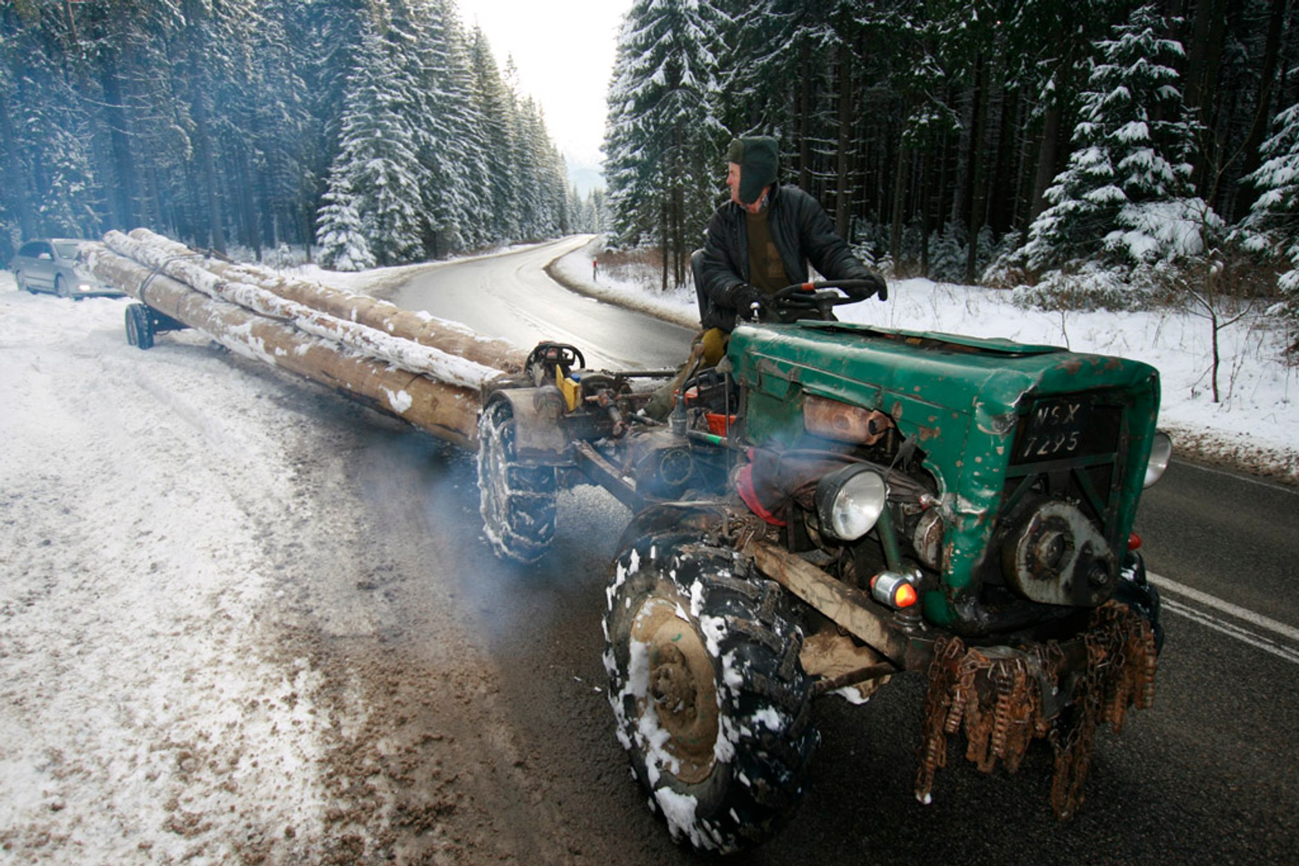 TOPR i Skoda Superb: zimowe klimaty w tatrach