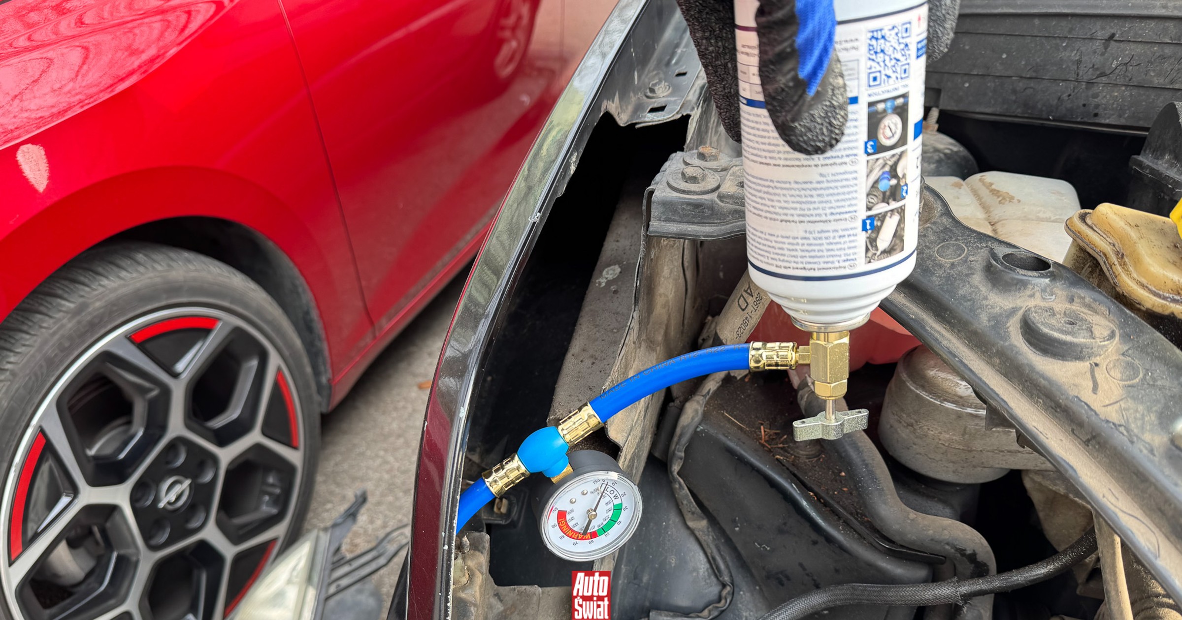 Nabiłem klimę czynnikiem za 60 złotych. Później mechanik wyrzucił mnie z warsztatu