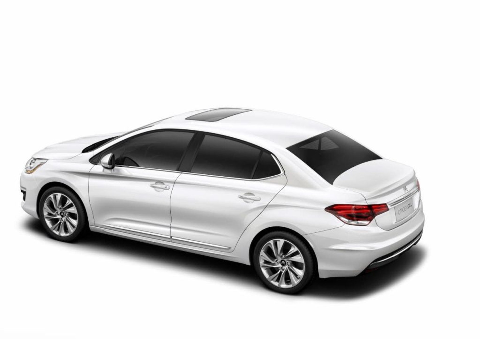 Pierwszym modelem z nowym radiem MRN jest Dongfeng Citroen C4 L. Za część audio odpowiada Arkamys