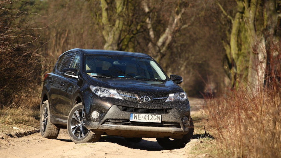 Toyota wzywa do serwisu 