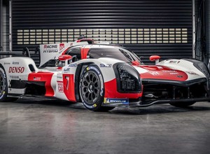 Toyota GR010 Hybrid - obniżanie kosztów w hipersamochodzie