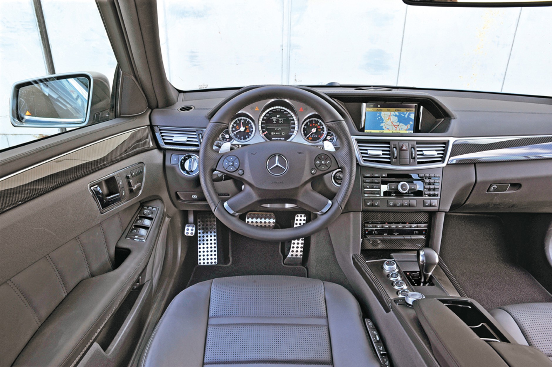 Audi RS6 kontra Mercedes E 63 AMG, BMW M5 i Jaguar XF - RockNroll, czyli 2122 KM