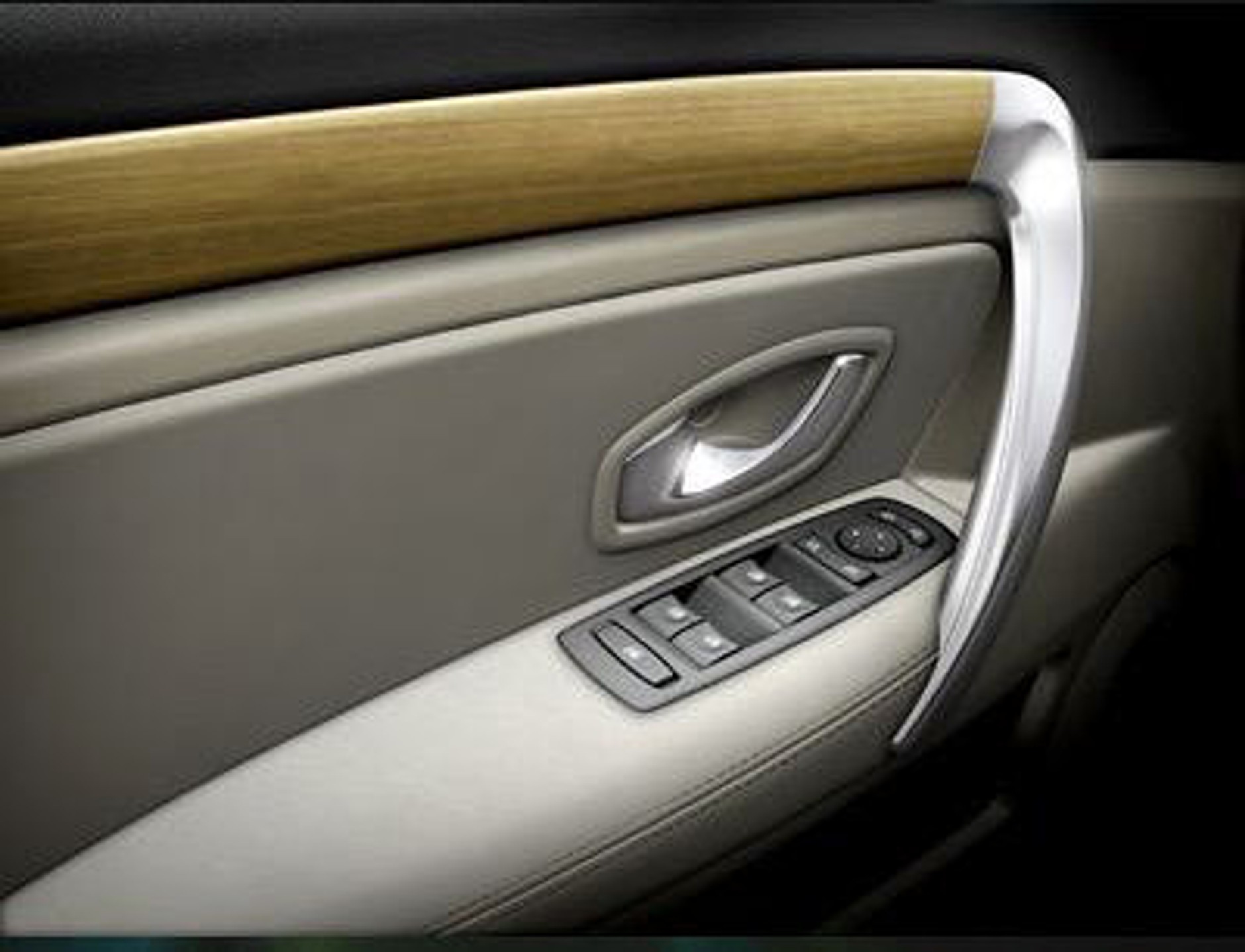 Zdjęcia szpiegowskie: nowy Renault Laguna na krótko przed premierą (+ wideo)