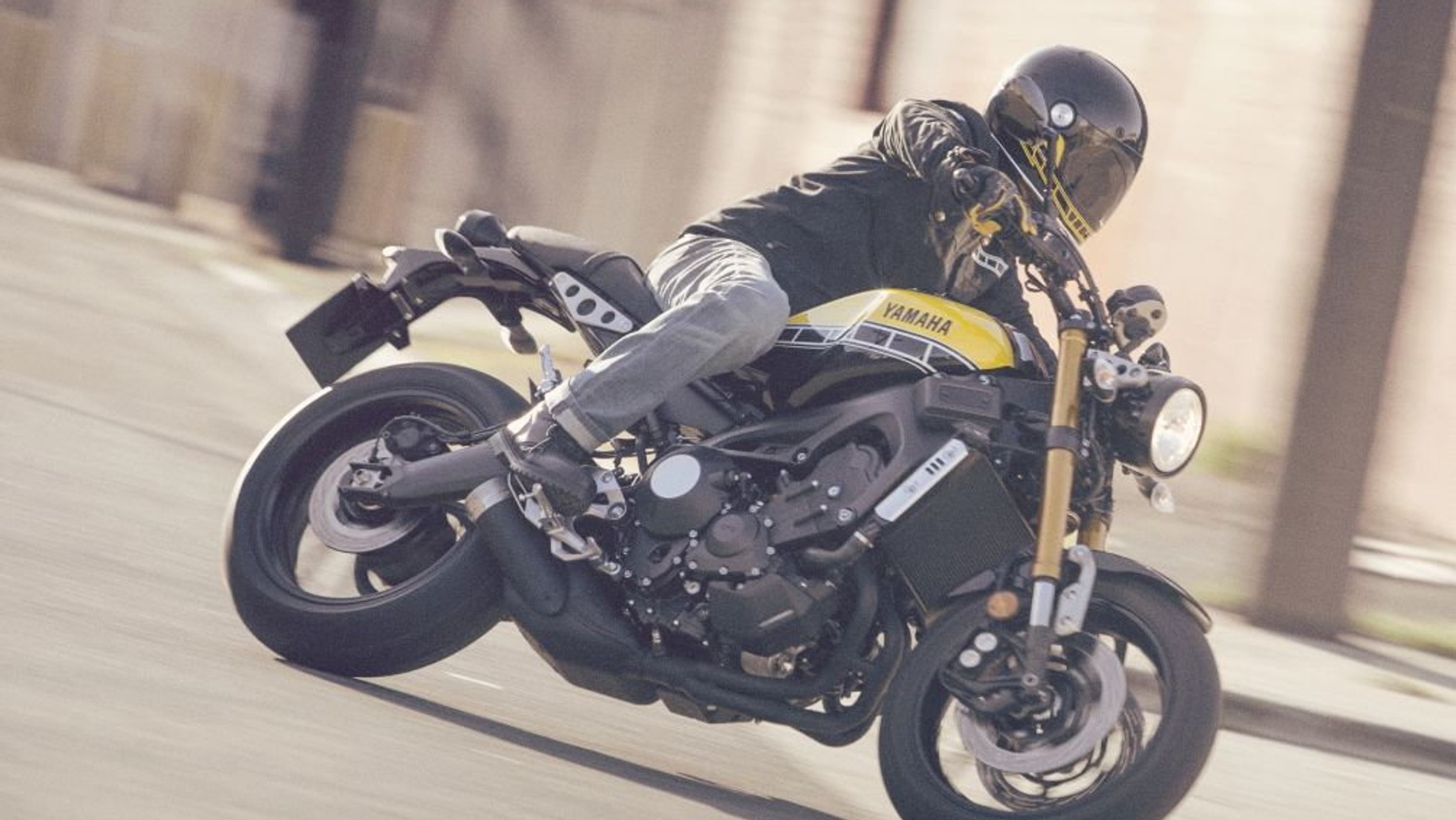 Yamaha XSR900