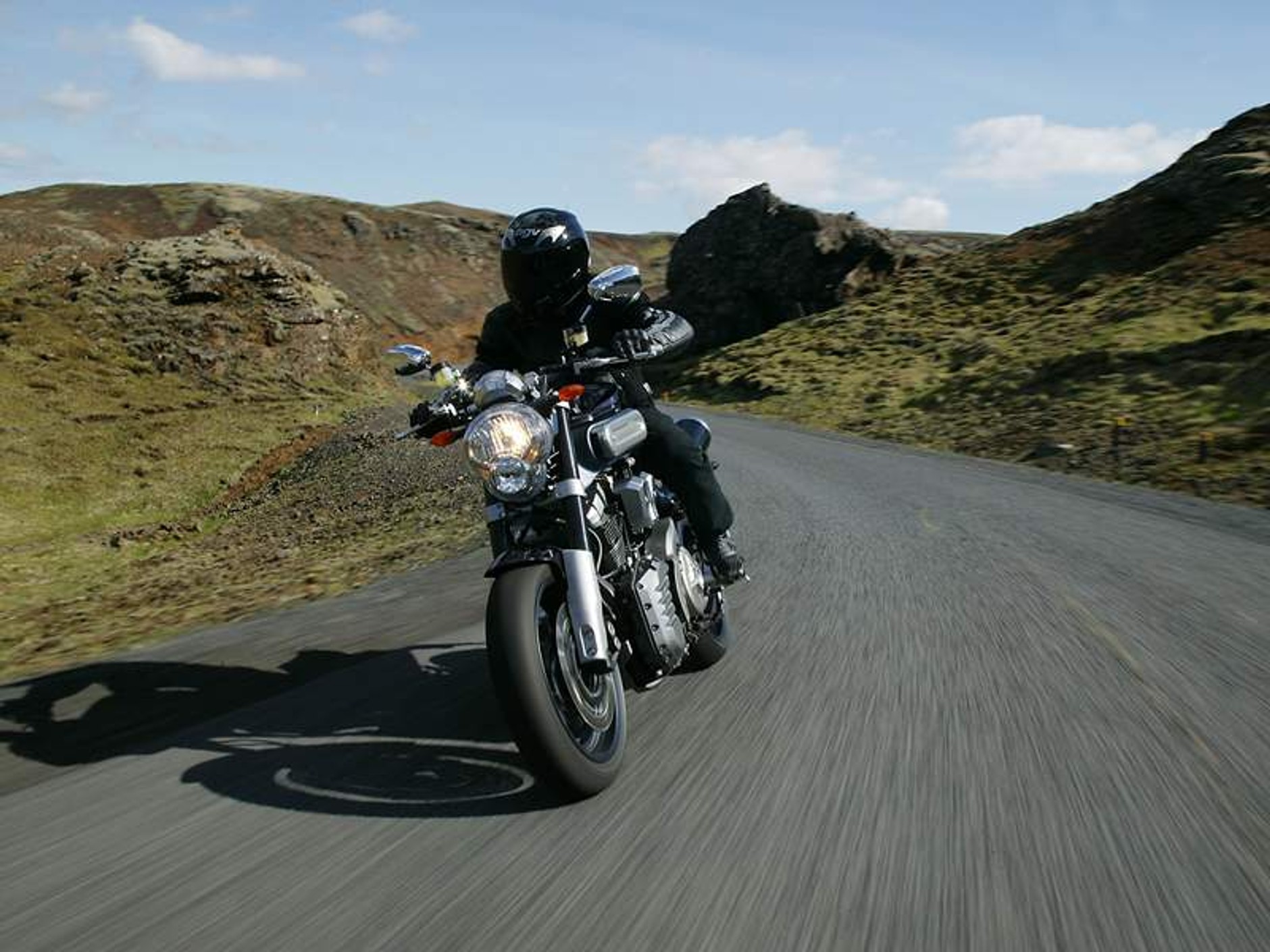 Yamaha MT-01: agresywny jednoślad (test)