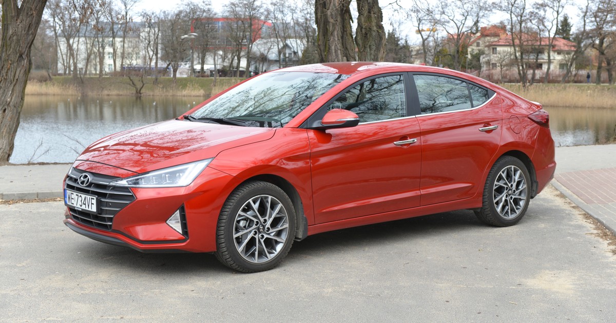 Hyundai Elantra 1.6 6AT