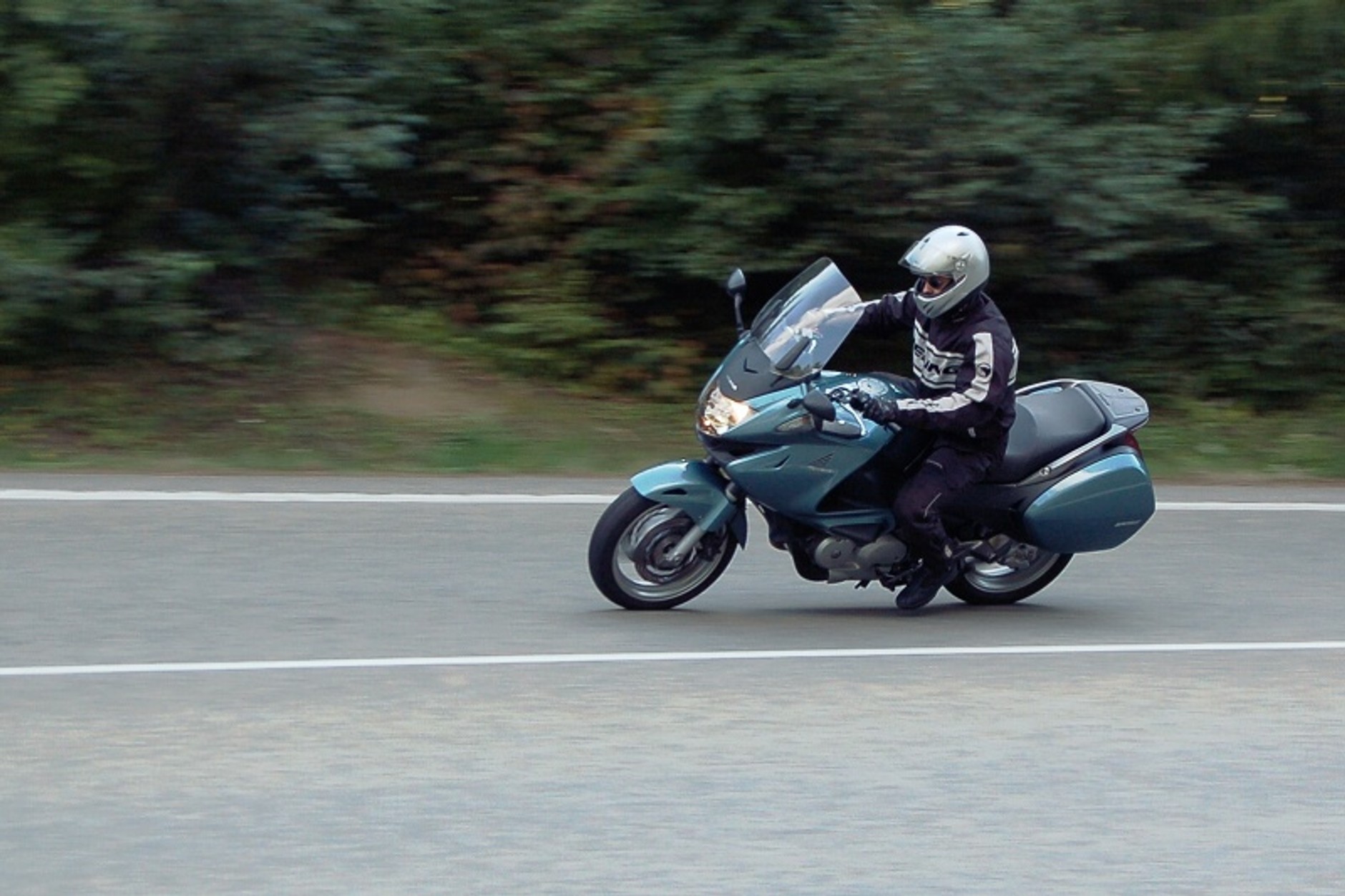 Honda NT700V Deauville – motorem na wakacje (test)