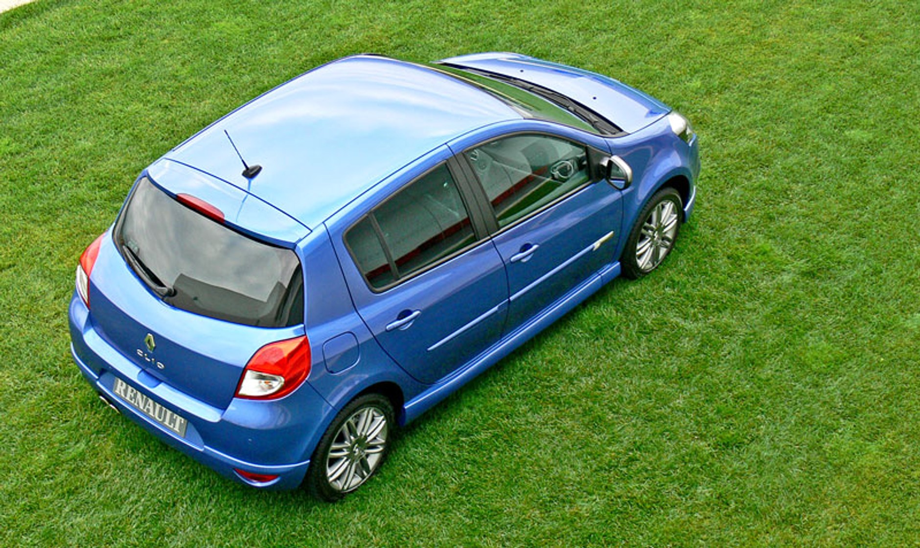 Renault: nowe Clio wkracza do salonów w Polsce (ceny)