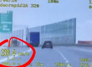 Kierowca BMW zbyt dosłownie zrozumiał, że droga jest ekspresowa