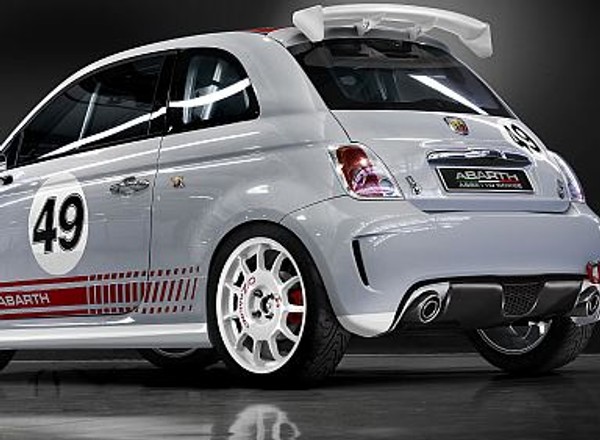 Abarth 500 Assetto Corse - Udany debiut "mikrorajdówki"