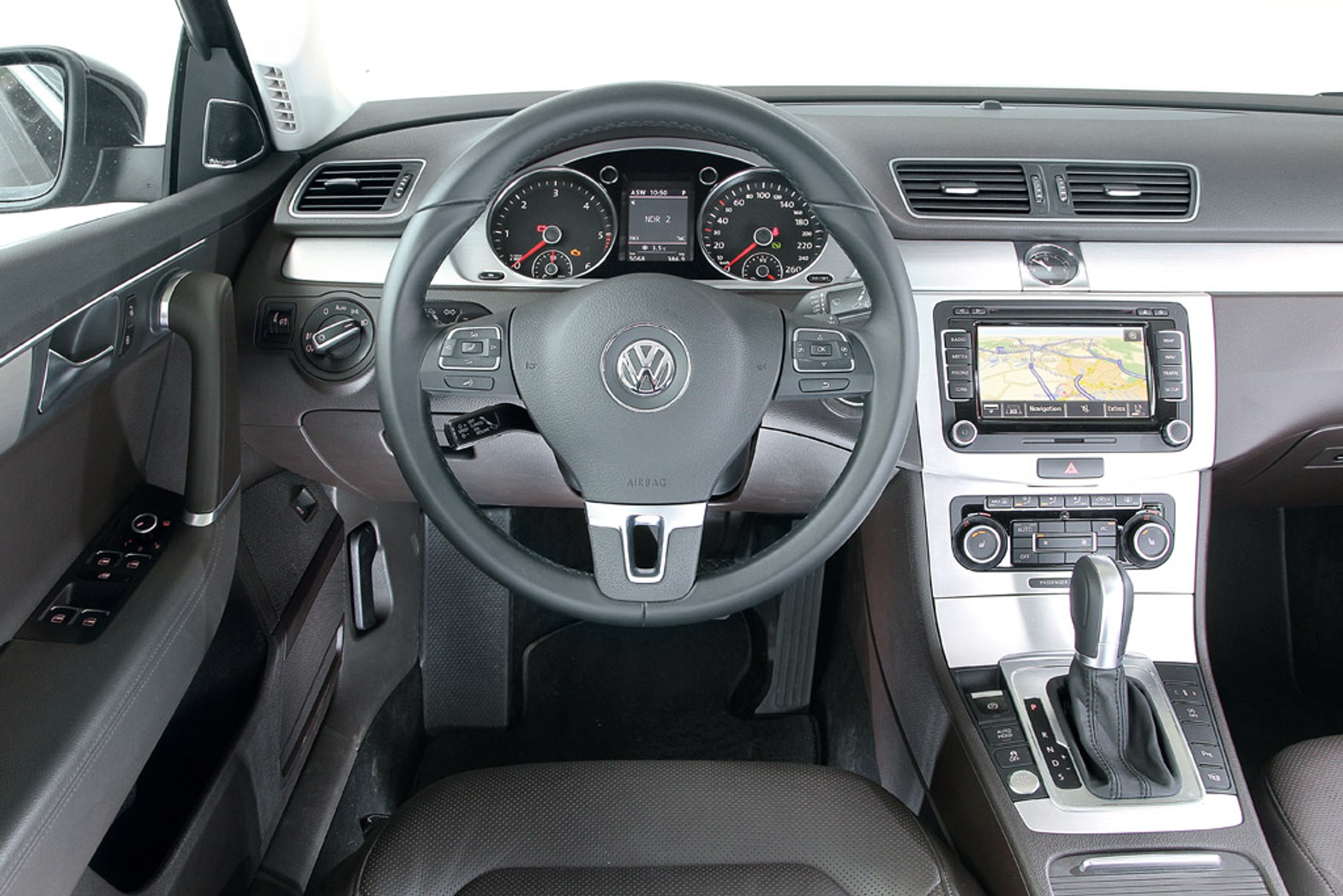 Czy nowy Passat kombi znowu okazał się lepszy od Insigni, Mondeo i Superba?