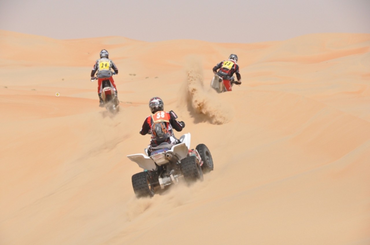 Abu Dhabi Desert Challenge 2010: Rafał Sonik rozpoczyna sezon rajdowy
