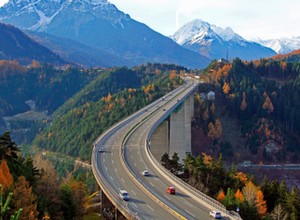 Większe limity prędkości na autostradzie w Austrii. Testują ograniczenie do 150 km na godz.