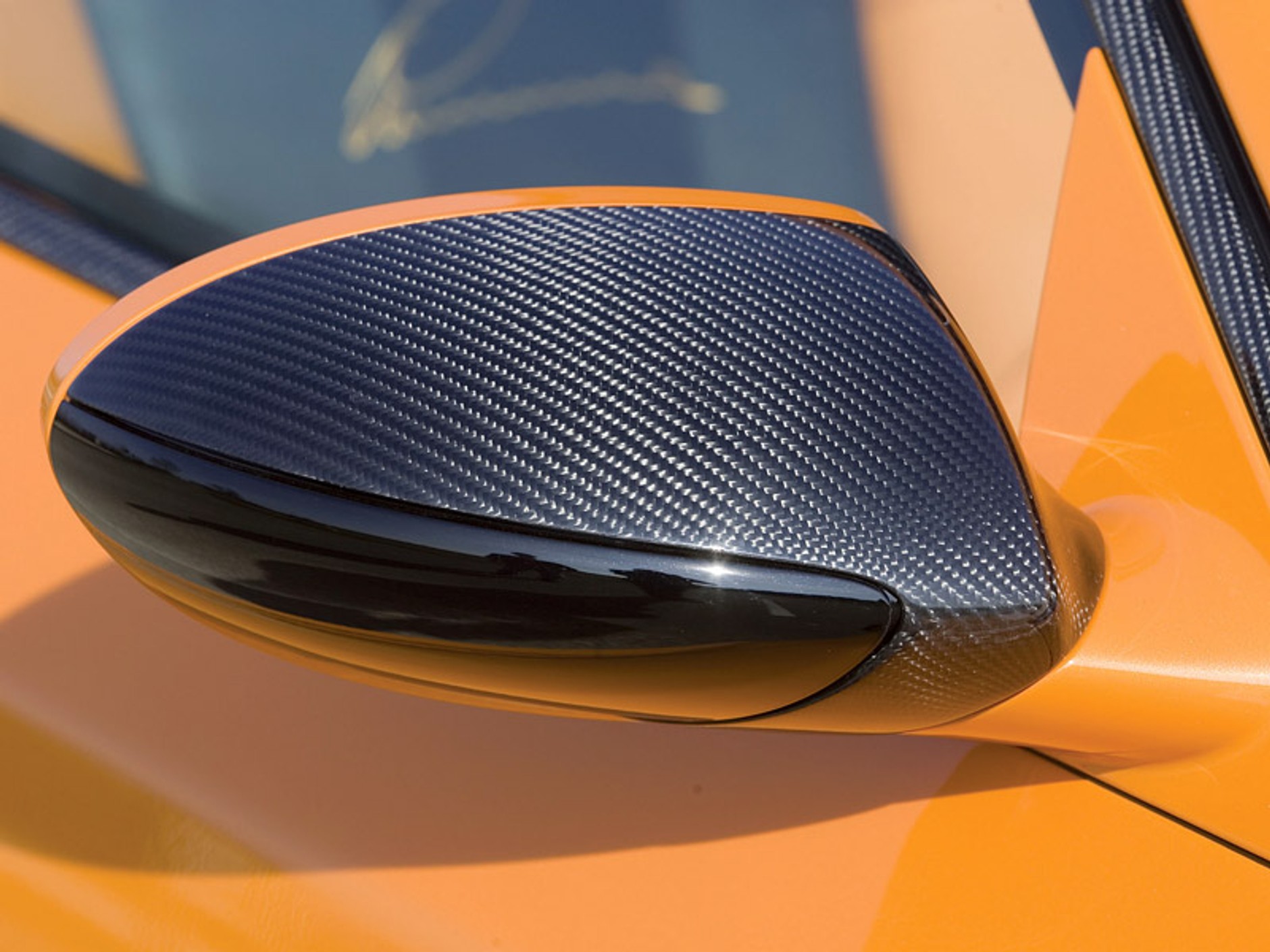 Lumma CLR 500 RS: 560 KM pod maską BMW M5