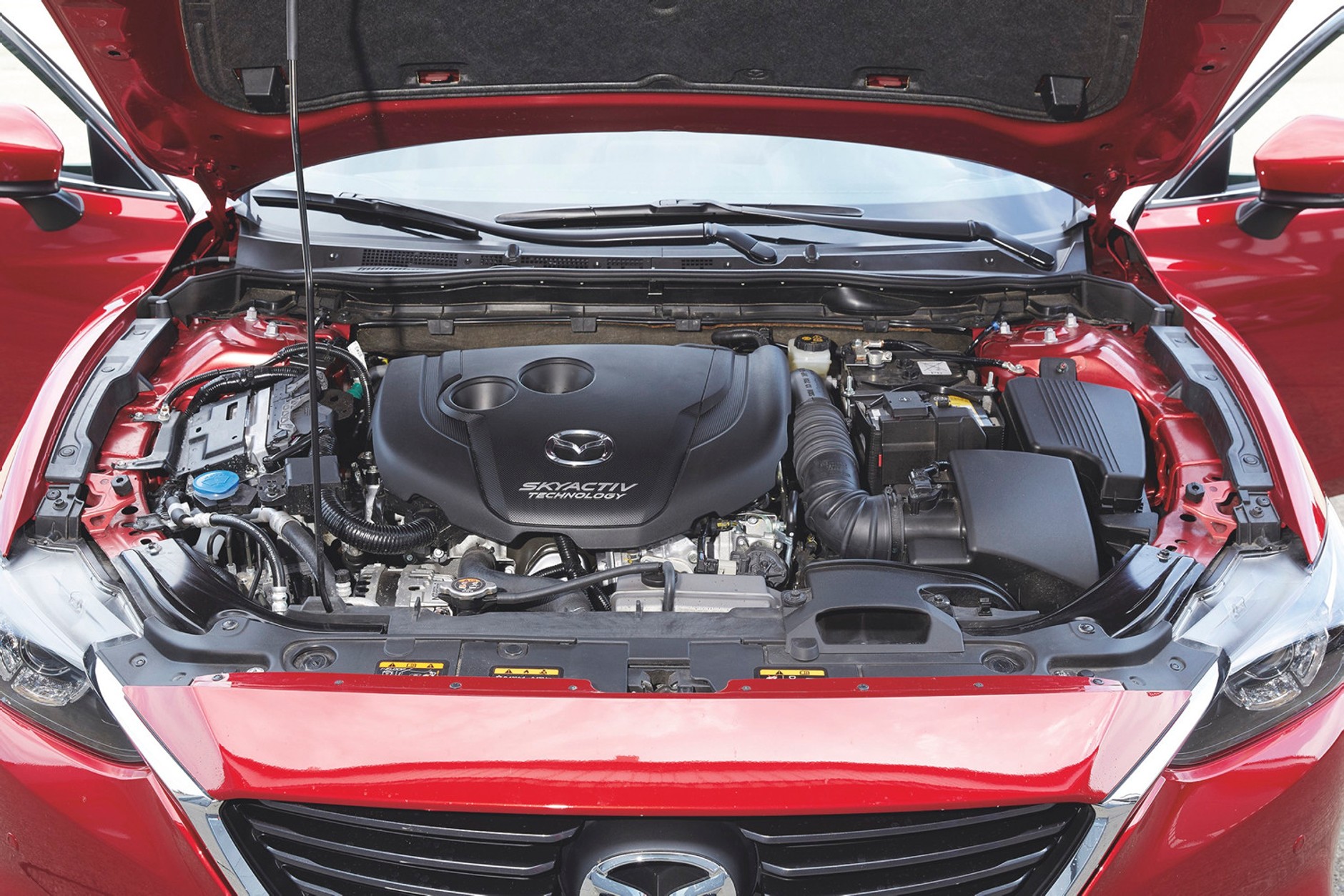 Nowy Opel Insignia kontra Ford Mondeo, Mazda 6 i Skoda Superb - kto wyprzedzi Opla?